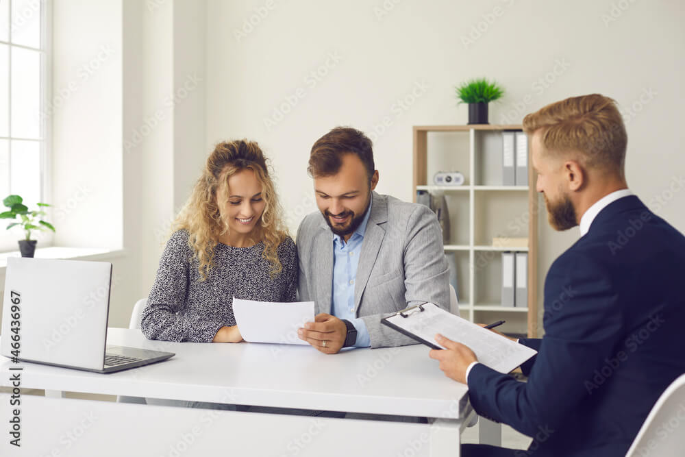 A couple apply for construction loans with the help of their mortgage broker