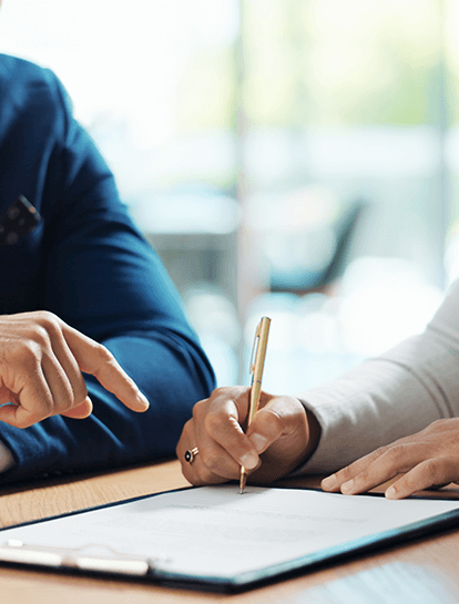 A man meets with his broker to discuss construction home loans